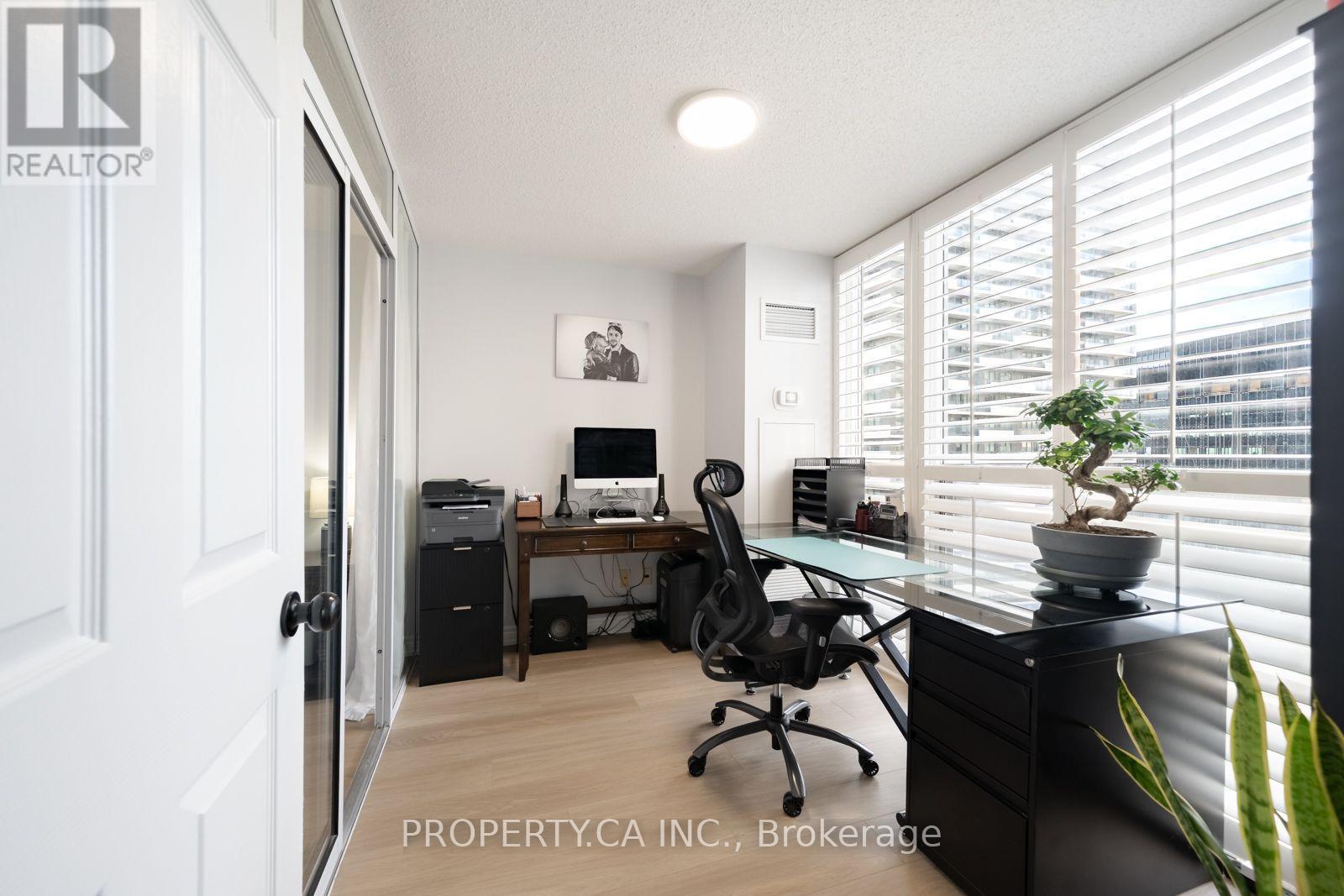 #1902 43 EGLINTON AVENUE E - 17