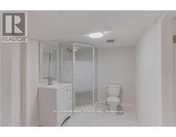 Living room - 44 Tremont Crescent, Toronto, ON M3B2S2 Photo 9