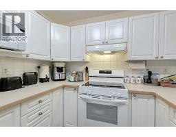 501 Coral Cove NE - photo 5