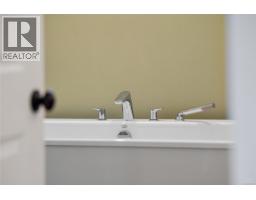 2517 Asquith St, Victoria, BC V8R3Y2 Photo 35