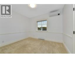 2517 Asquith St, Victoria, BC V8R3Y2 Photo 40