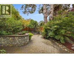 2517 Asquith St, Victoria, BC V8R3Y2 Photo 71
