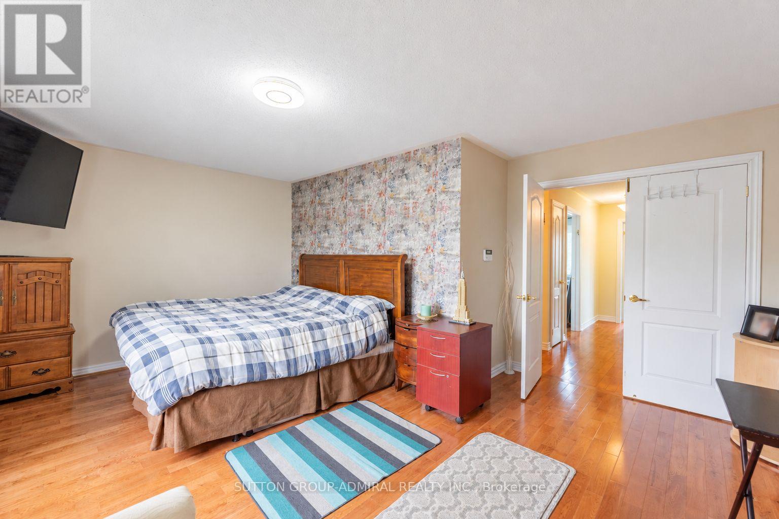 354 AUTUMN HILL BOULEVARD - Image 20