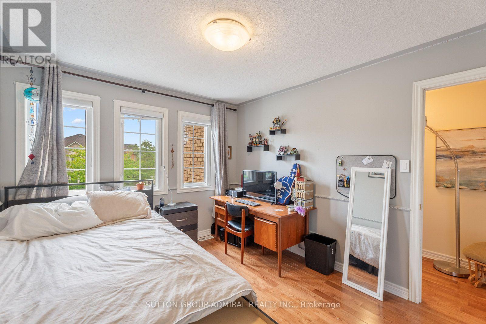 354 AUTUMN HILL BOULEVARD - Image 31