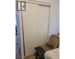 511 - 38 Honeycrisp Crescent, Vaughan, ON L4K0M8 Photo 9