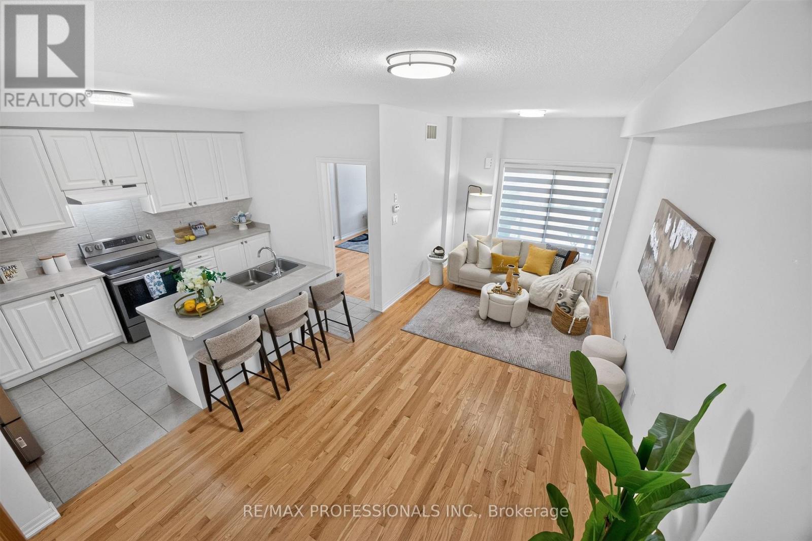 5 DELANO WAY - 12