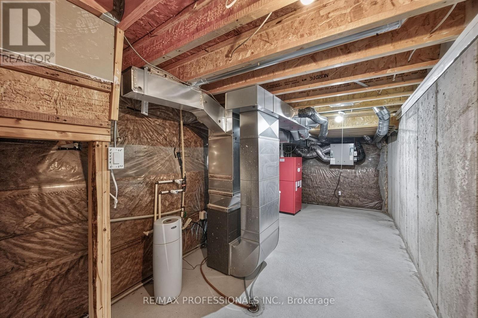 5 DELANO WAY - 47