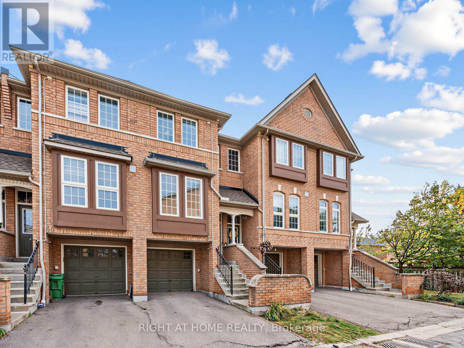 #46 50 STRATHAVEN DRIVE - 1