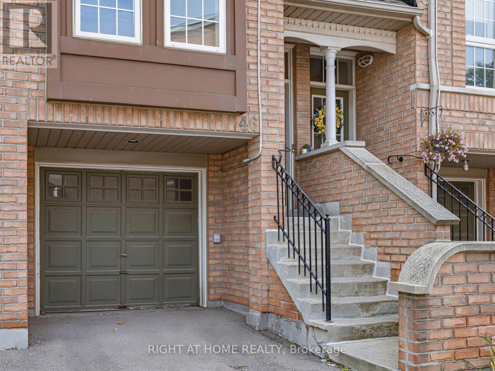 #46 50 STRATHAVEN DRIVE - 30