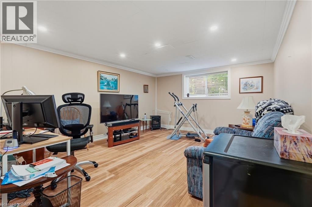 137 TERRACE Drive - 21