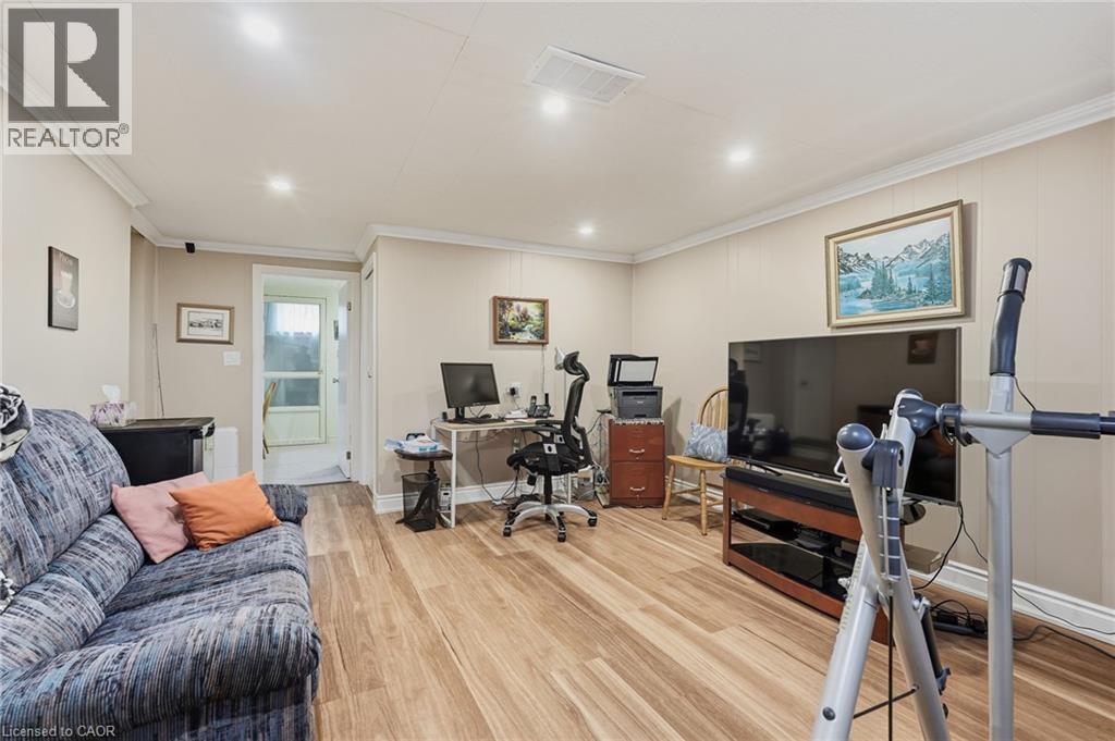 137 TERRACE Drive - Image 22