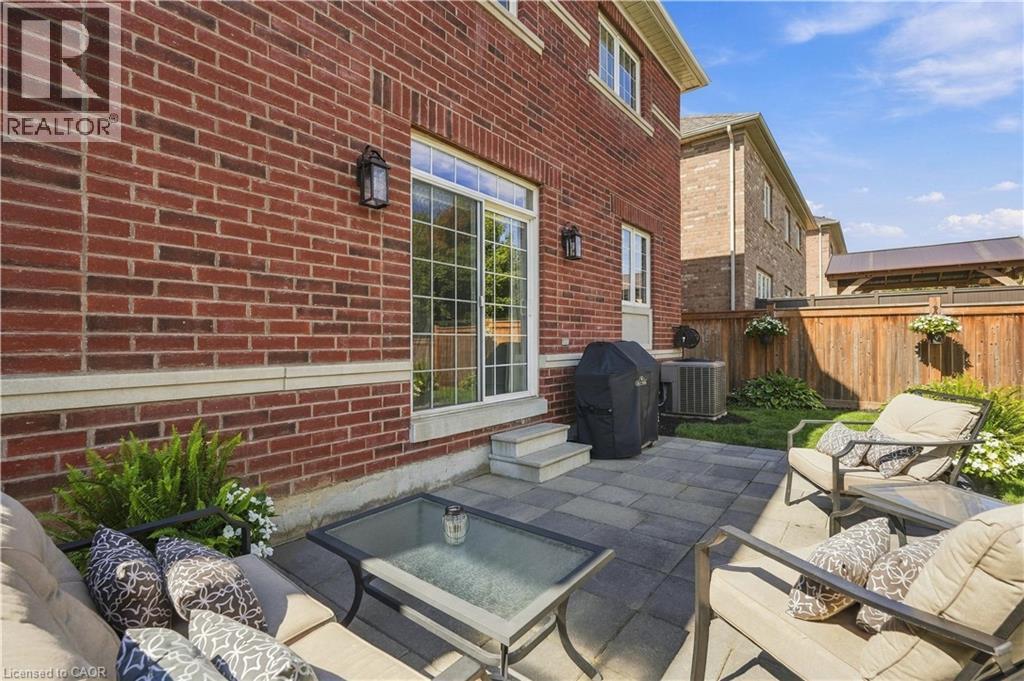 136 SUTHERLAND Crescent - 44