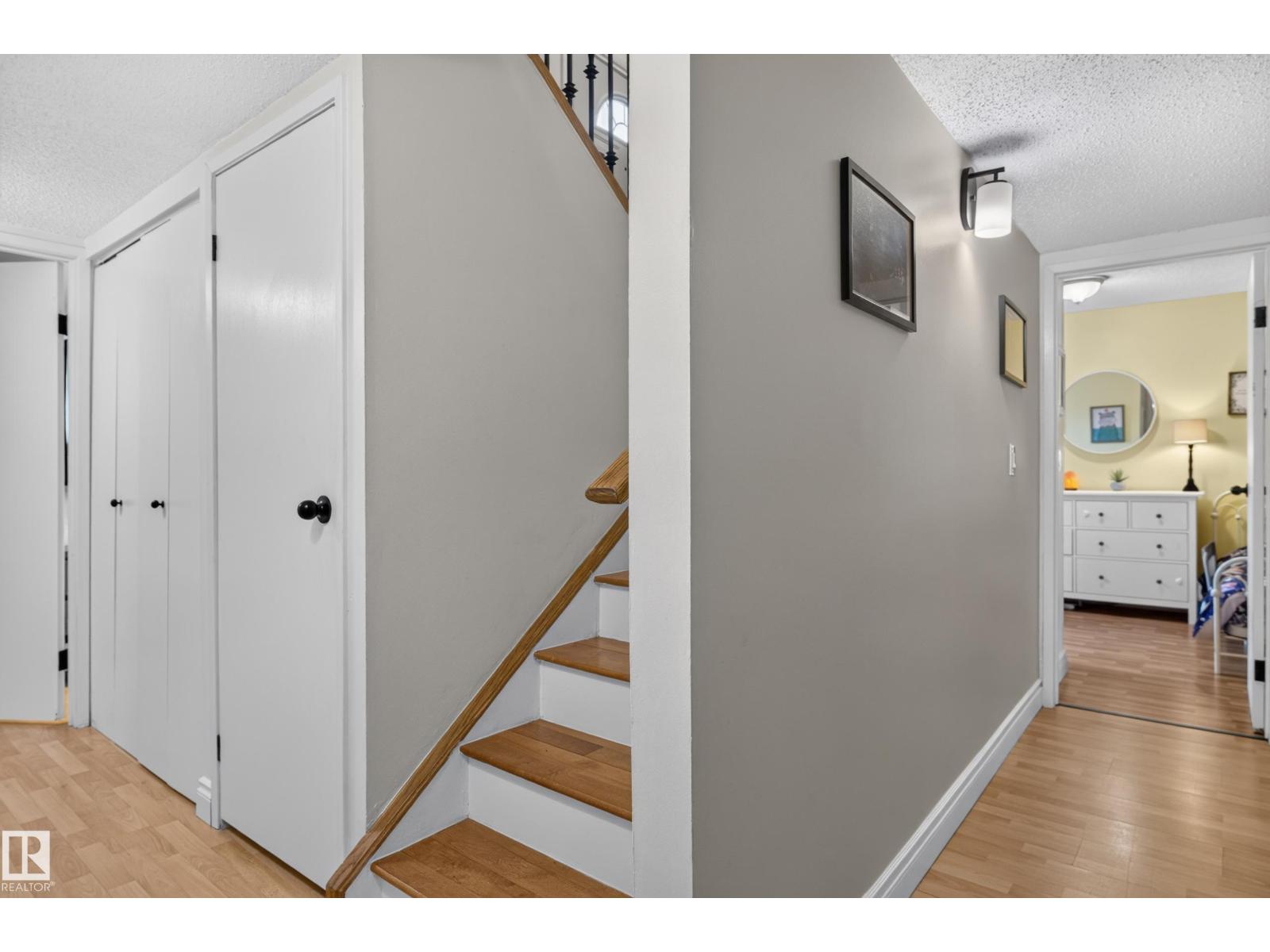 1594 69 Street NW - 26