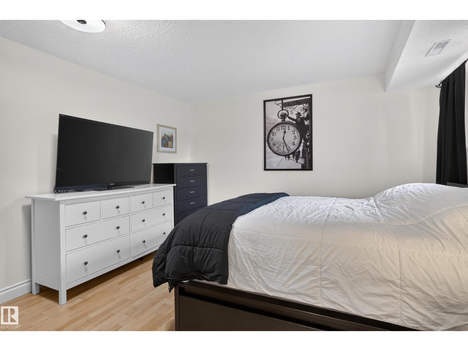 1594 69 Street NW - Image 31