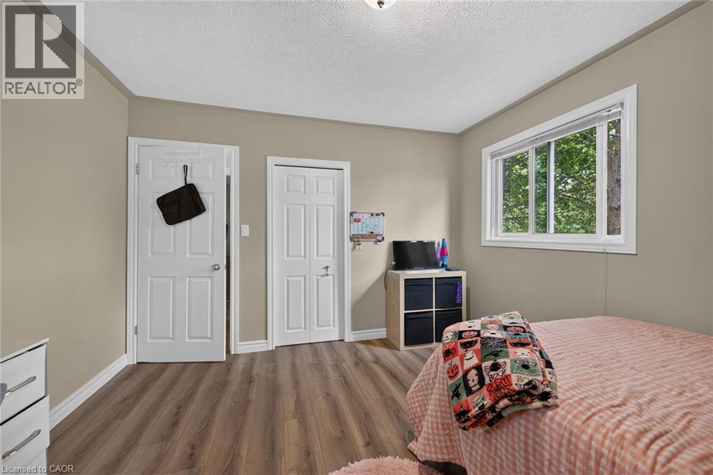 2 KEEN Street - 22