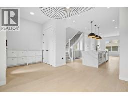 258 17 Avenue - photo 4