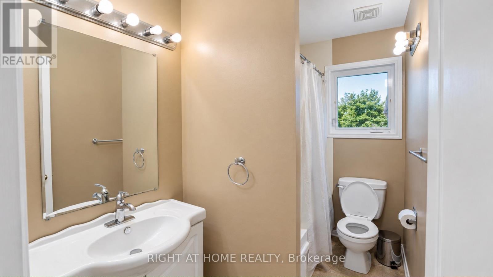 672 FARMBROOK CRESCENT - 22