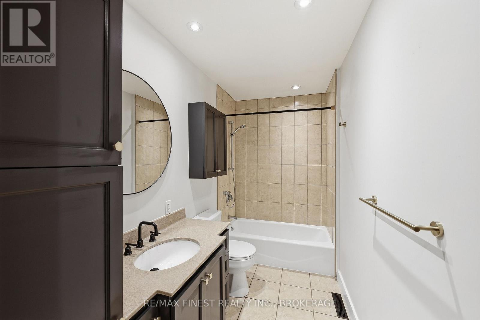 933 MAYFAIR CRESCENT - Image 18