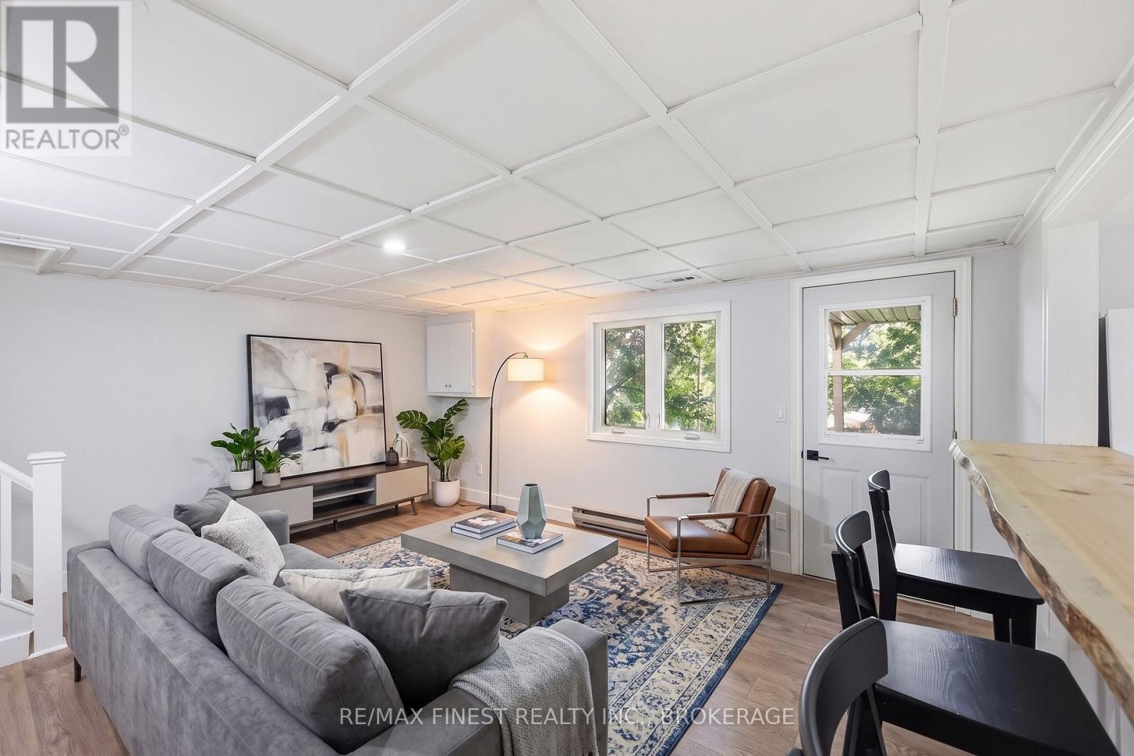933 MAYFAIR CRESCENT - 30