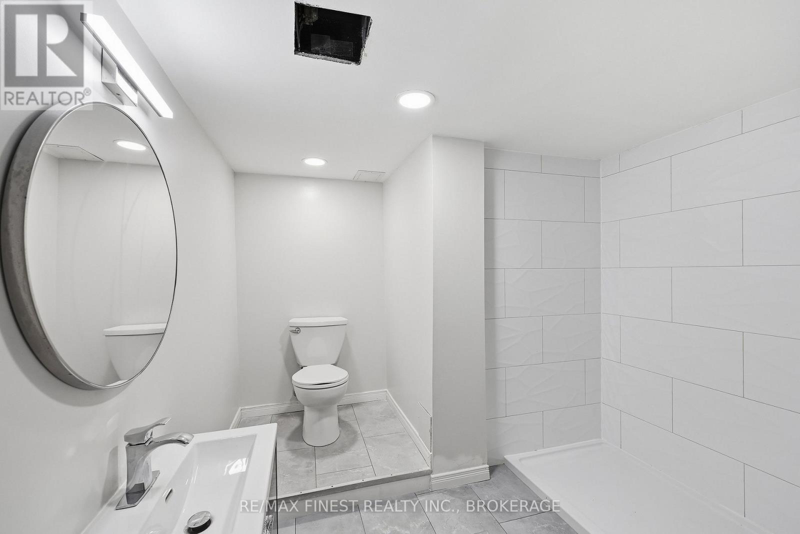 933 MAYFAIR CRESCENT - Image 35