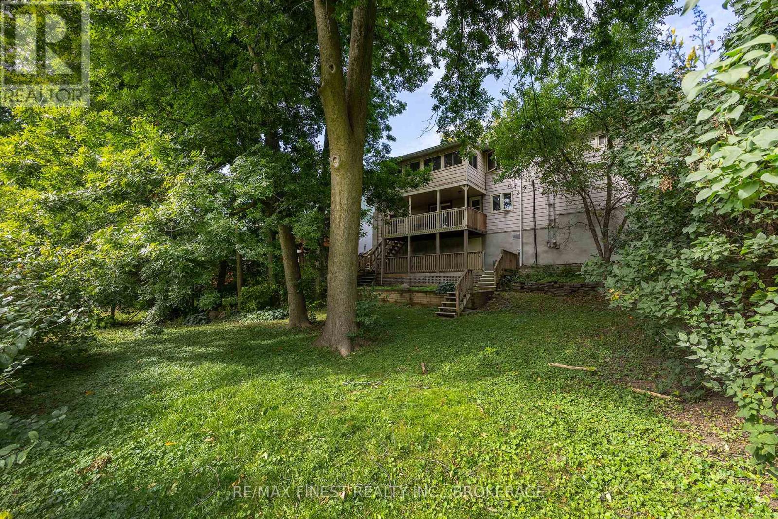 933 MAYFAIR CRESCENT - 37