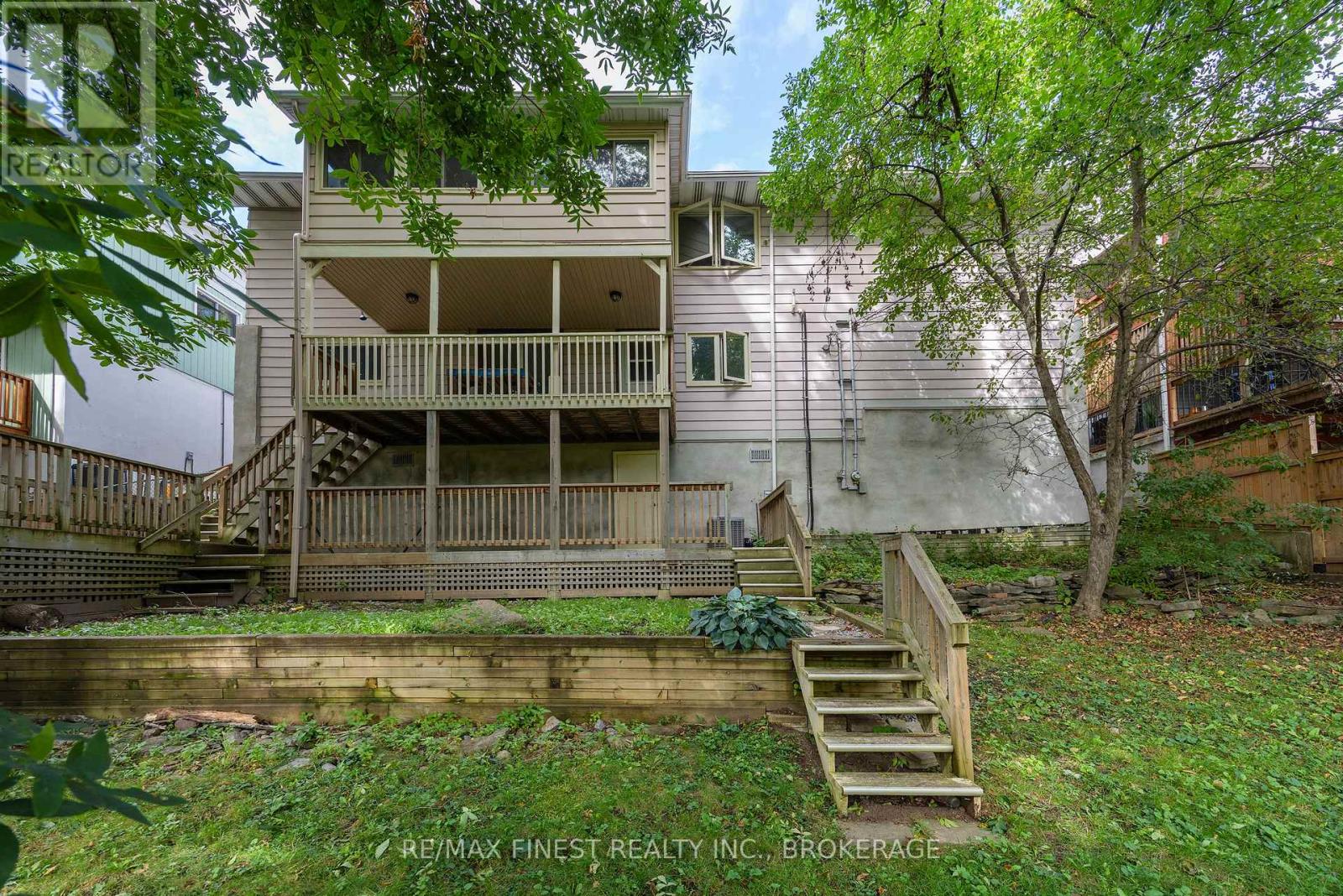 933 MAYFAIR CRESCENT - 39
