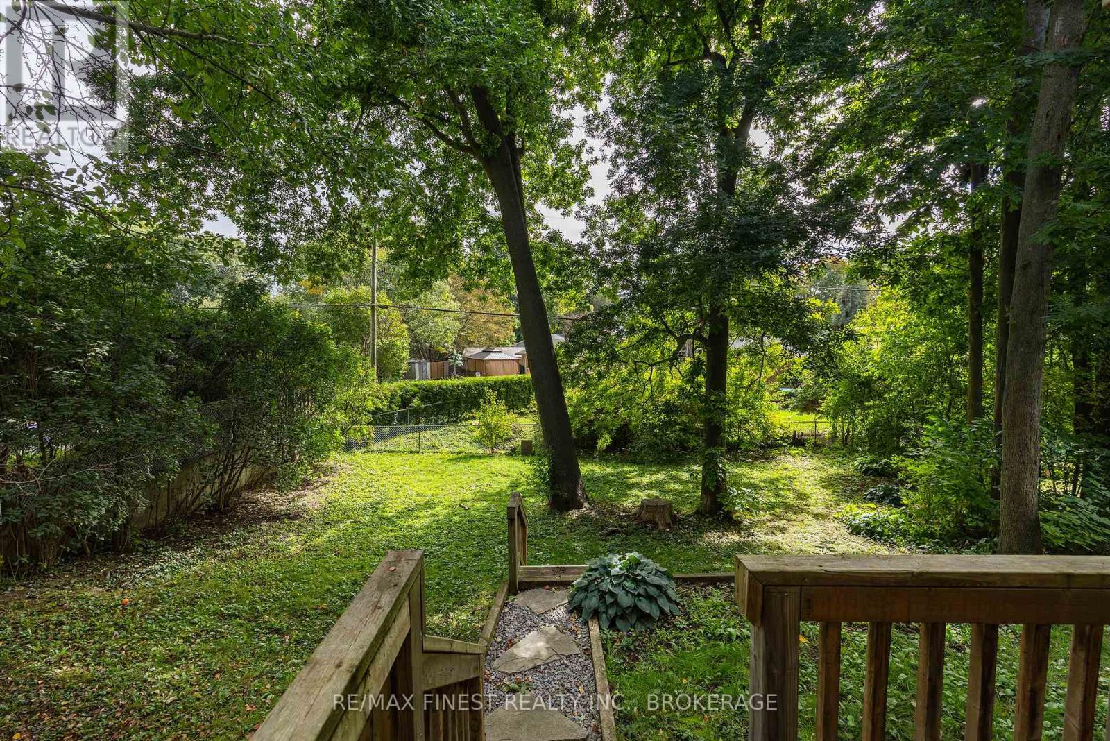 933 MAYFAIR CRESCENT - Image 42