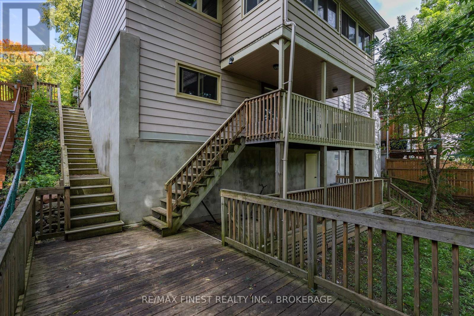 933 MAYFAIR CRESCENT - 45