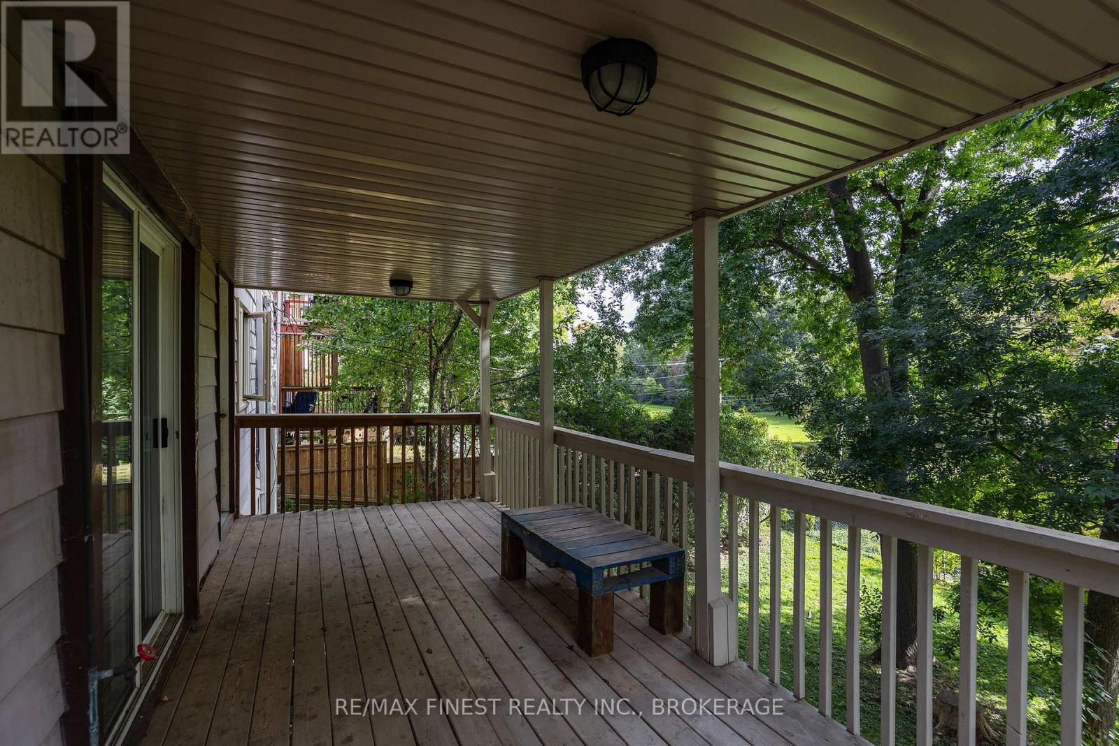933 MAYFAIR CRESCENT - 46