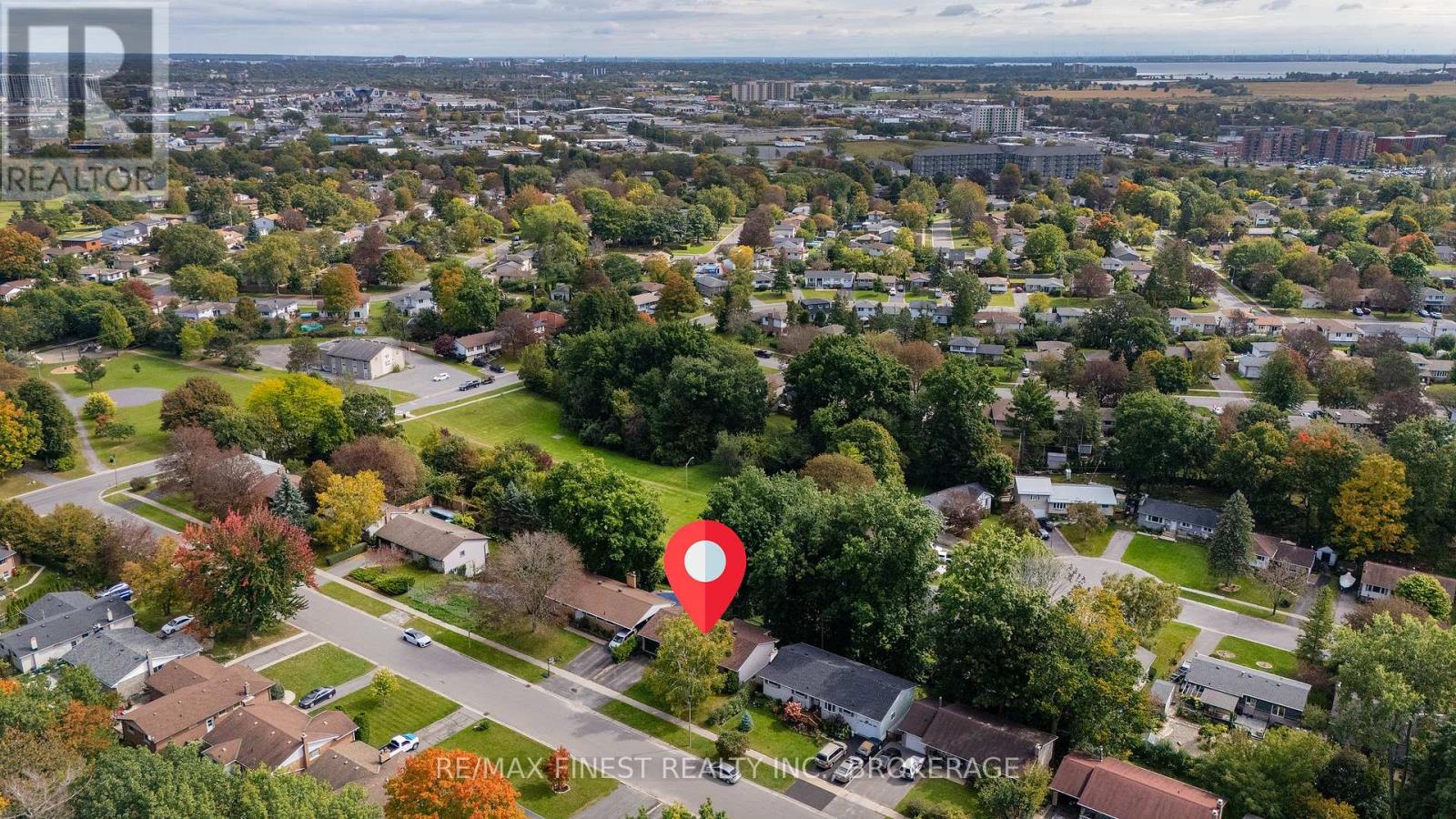 933 MAYFAIR CRESCENT - 49