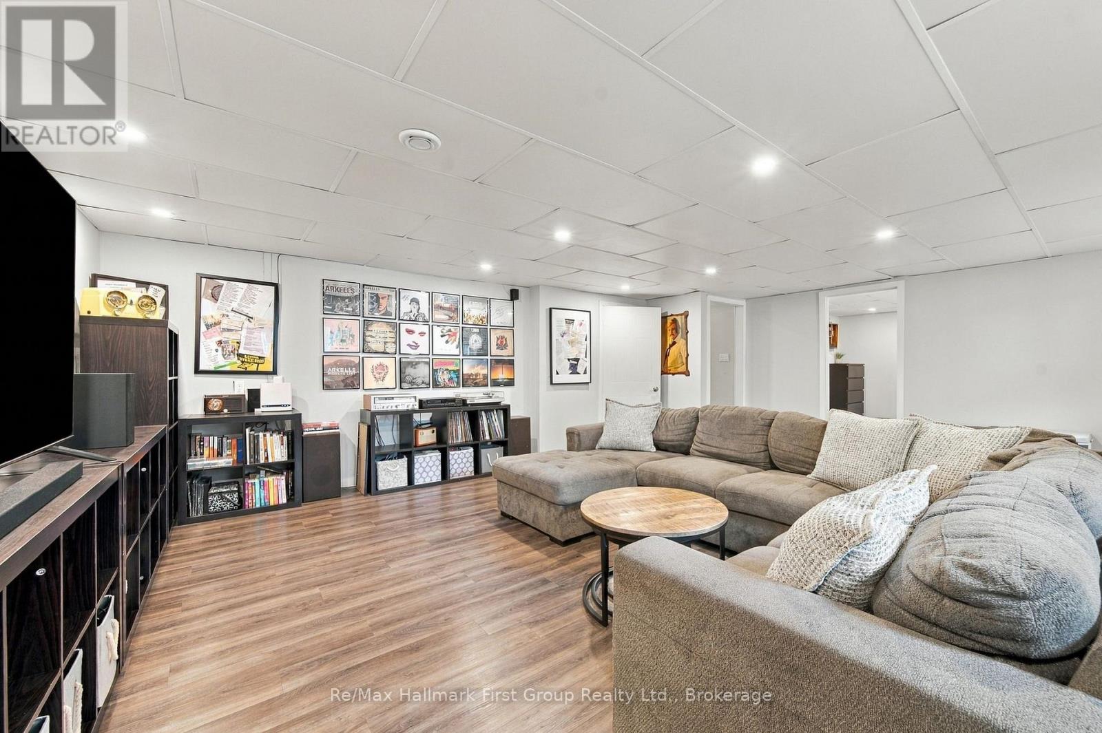919 HEENAN COURT - Image 27