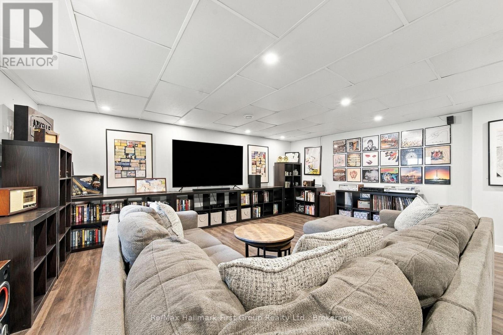 919 HEENAN COURT - Image 28