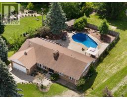 255 Fort St, Amherstburg, ON N9V1C1 Photo 32