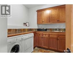 634 4 Street, Canmore, AB T1W2H3 Photo 32