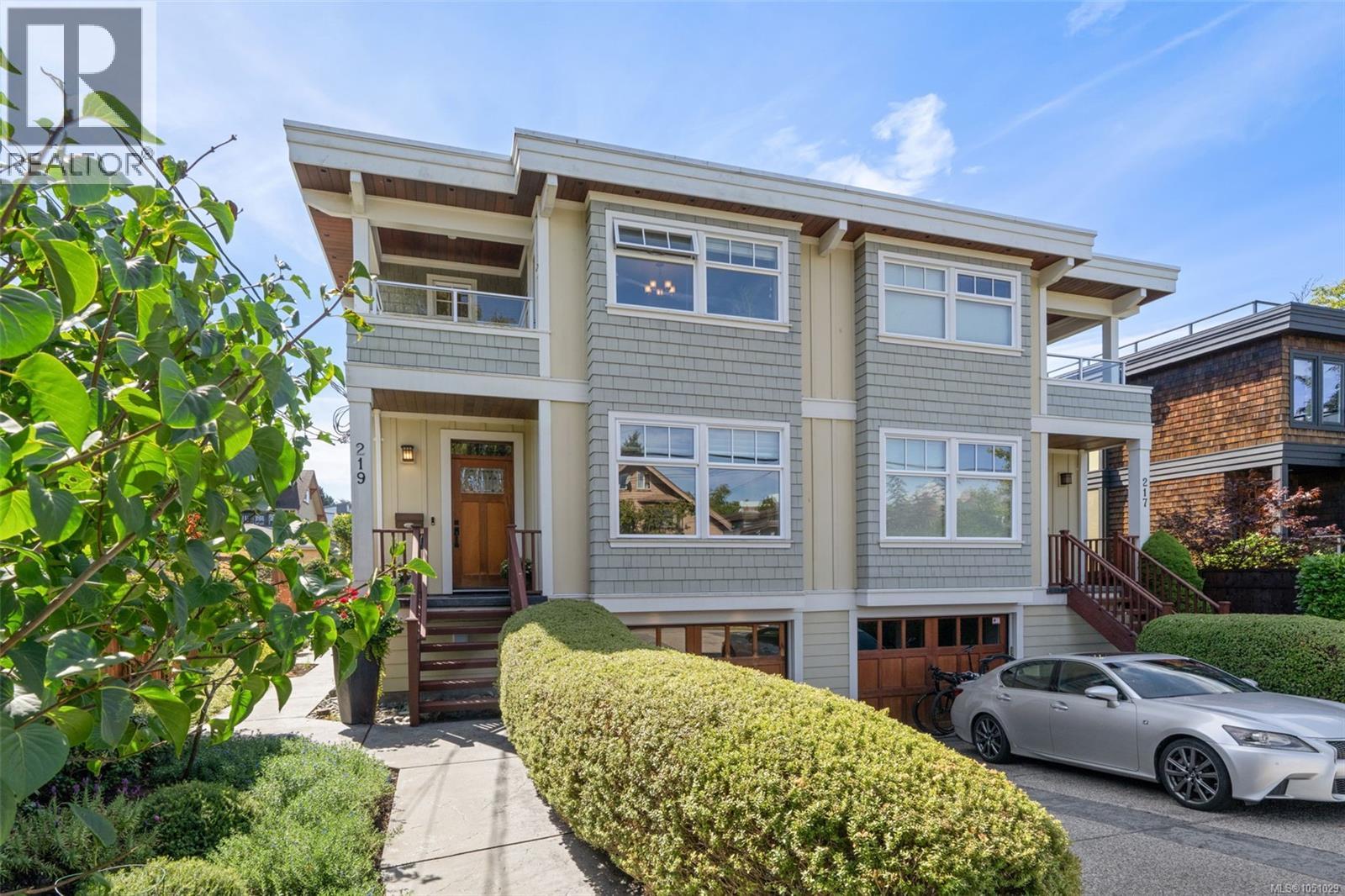 219 Michigan St - 1