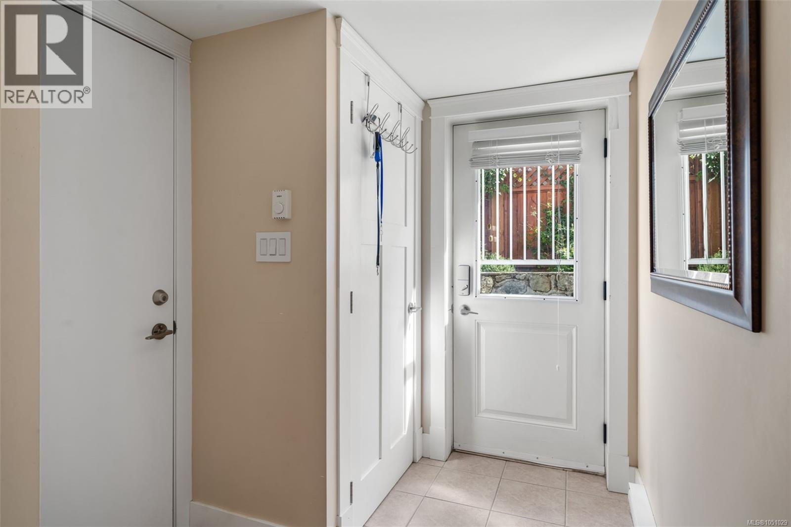219 Michigan St - Image 35