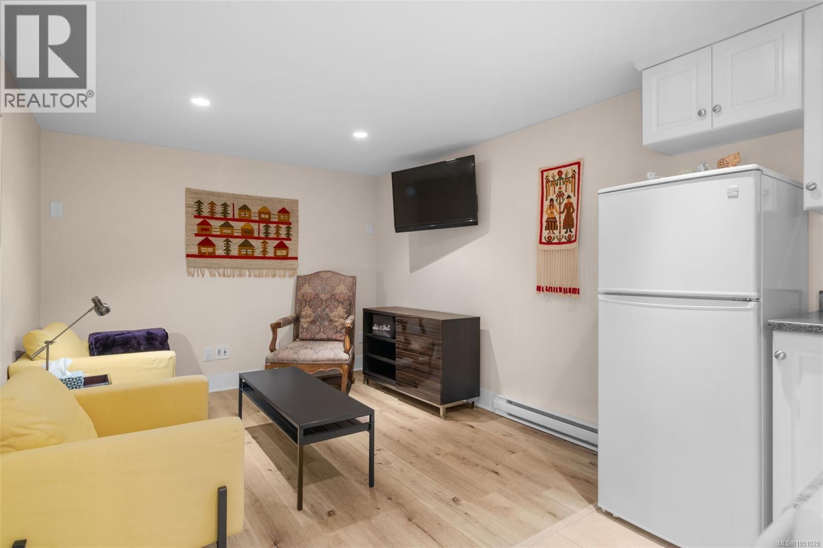 219 Michigan St - Image 36