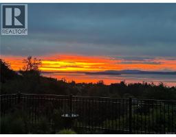 103 5388 Hill Rise Terr, Saanich, BC V8Y3K3 Photo 57