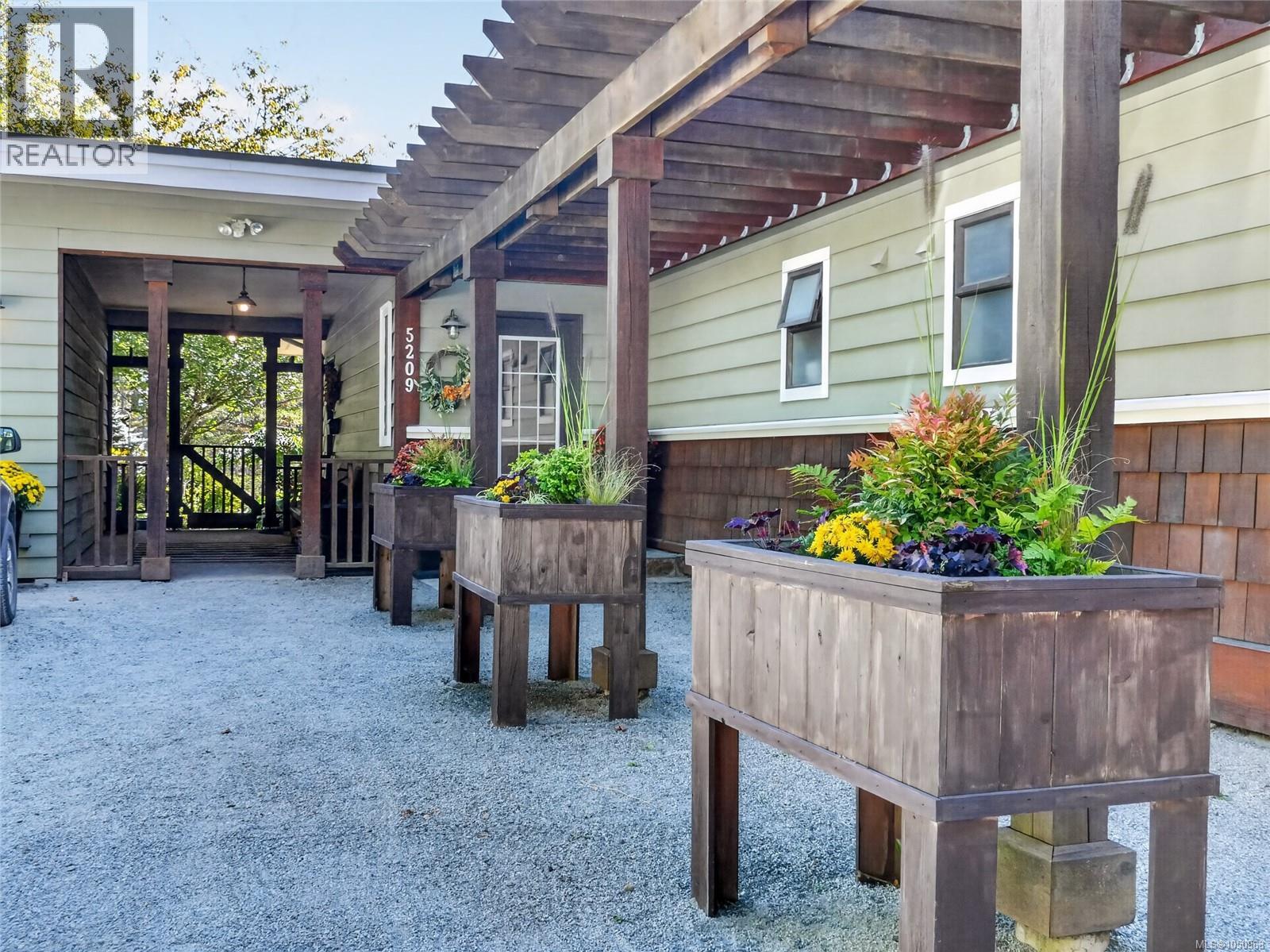 5209 Old West Saanich Rd - 9