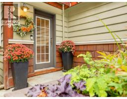Kitchen - 5209 Old West Saanich Rd, Saanich, BC V8X3X1 Photo 10