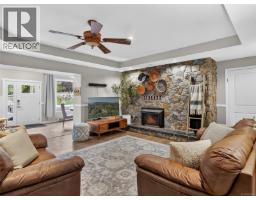 5209 Old West Saanich Rd, Saanich, BC V8X3X1 Photo 43
