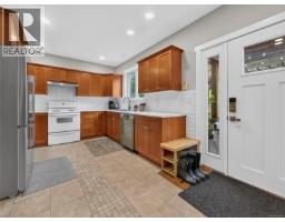 5209 Old West Saanich Rd, Saanich, BC V8X3X1 Photo 45