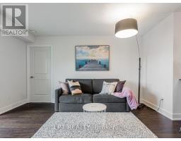 1004 - 88 Sheppard Avenue E, Toronto, ON M2N6Y2 Photo 6