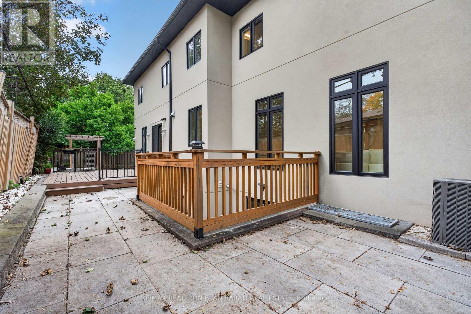 10 BAYBERRY CRESCENT - 50