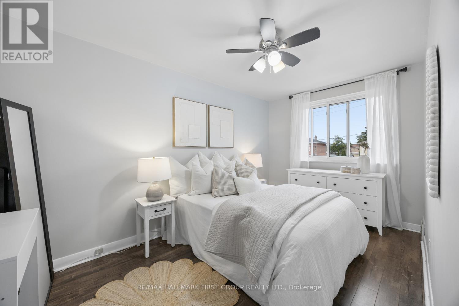 7 ELLENDALE DRIVE - 21