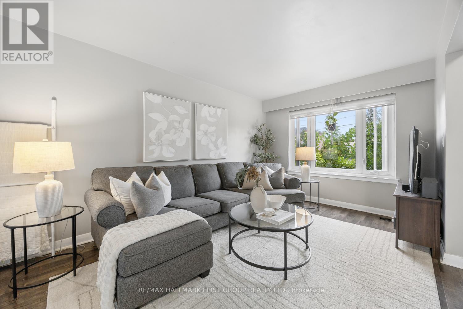 7 ELLENDALE DRIVE - 7