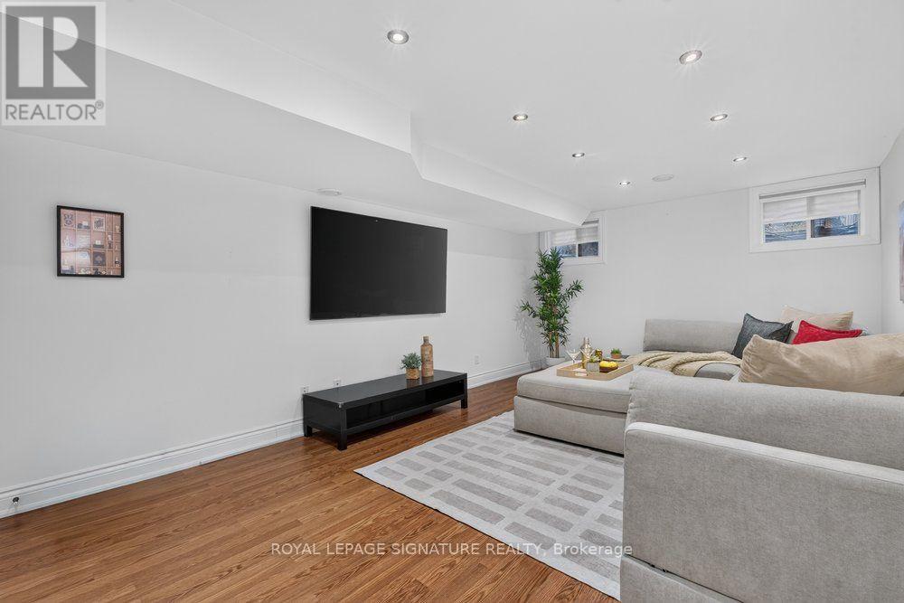 281B GLEBEMOUNT AVENUE - 32