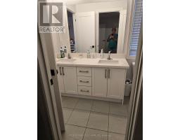 10 Gord Matthews Way, Uxbridge, ON L9P0E9 Photo 19