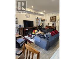 10 Gord Matthews Way, Uxbridge, ON L9P0E9 Photo 7