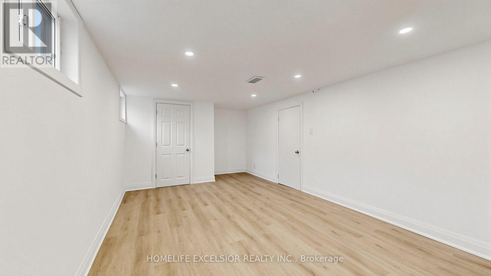 86 NEWBURY DRIVE - 34